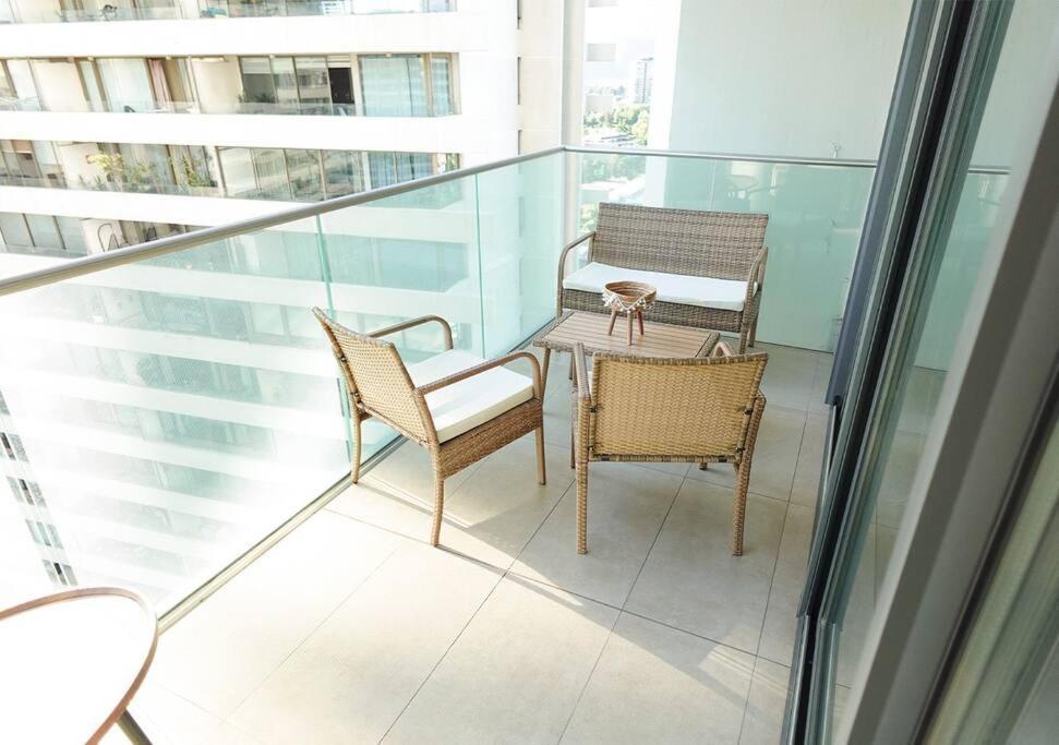 Depto Premium A Pasos Del Parque Arauco Con Aire Acondicionado Apartamento